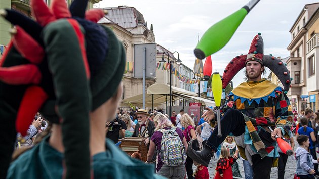 V Jin zaal 11. z 2019 pohdkovm prvodem 29. ronk festivalu Jin - msto pohdky.