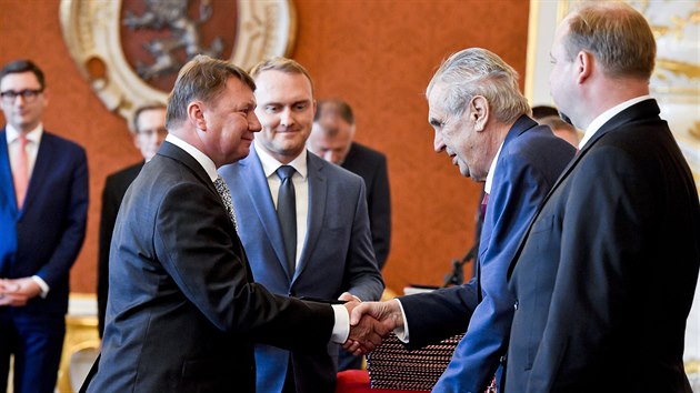 Prezident republiky Milo Zeman (druh zprava) jmenoval 18. z 2019 v Praze Vclava apku pedsedou olomouckho vrchnho soudu. (18. z 2019)