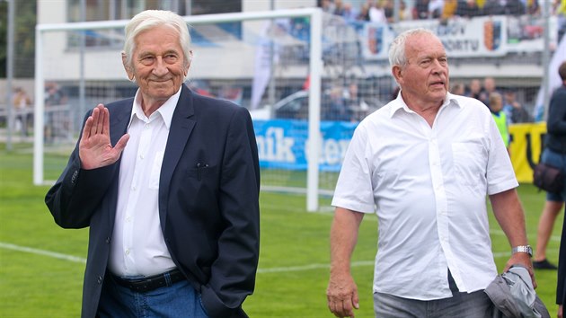 Momentka z oslav 115 let fotbalu v Prostjov, zleva Karel Brckner a Ivo Viktor