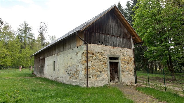 edivec u amberka, okres st nad Orlic. Soust prodeje je tak zdn stodola s nov zrekonstruovanou stechou.