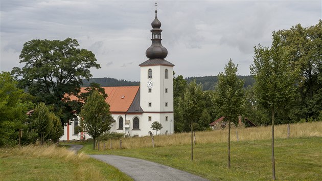 Kostel svatho imona a Judy v Lipov na Dnsku, kter byla 14. z 2019 v Luhaovicch vyhlena Vesnic roku 2019. (10. srpna 2019)