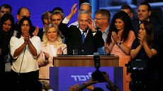 Uskupení Likud kolem premiéra Benjamina Netanjahua (na snímku) získalo v parlamentu po revizi o jedno keslo navíc.