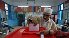 Tunisané volí v pedasných volbách nového prezidenta. (15. záí 2019)