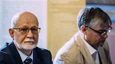 �eský rusista Emil Vorá�ek (vlevo) a ruský politolog Alexander Lukin (vpravo)...