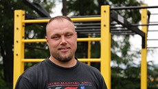Čistě MMA se Radek Sachr začal věnovat v roce 2008. Předtím se zhruba pět let...