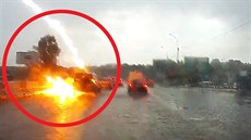 Blesk v Rusku zasáhl auto dvakrát