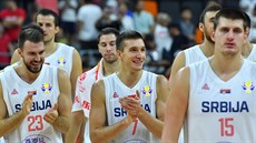 Basketbalisté Srbska po výhře nad USA.