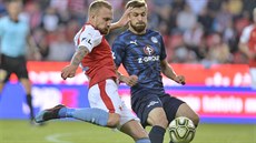 Zleva Jakub Hora ze Slavie a Marek Havlík ze Slovácka.