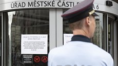 Odprci zakrytí sochy generála Konva se seli ped úadem Prahy 6, ádají...