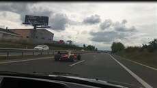 Policie hledá �idi�e, který jel ve formuli po dálnici D4.