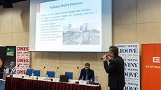 Úastníci konference Lepí místo pro ivot uspoádané v Olomouci spoleností MAFRA diskutovali o monostech vyuití moderních technologií ve stylu takzvaných chytrých mst Smart Cities. Jedním z nich byl i olomoucký primátor Miroslav bánek.