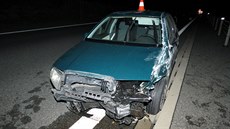 �idi� havaroval nad ránem do svodidel na dálnici D11 (12. 9. 2019).