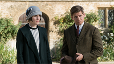 Michelle Dockery a Allen Leech ve filmu Panství Downton (2019)