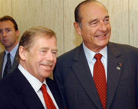 Francouzsk prezident Jacques Chirac pi setkn s eskm prezidentem Vclavem...