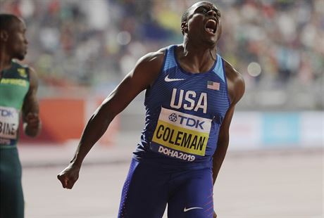 Amerian Christian Coleman se raduje z vítzství ve sprintu na 100 metr na...