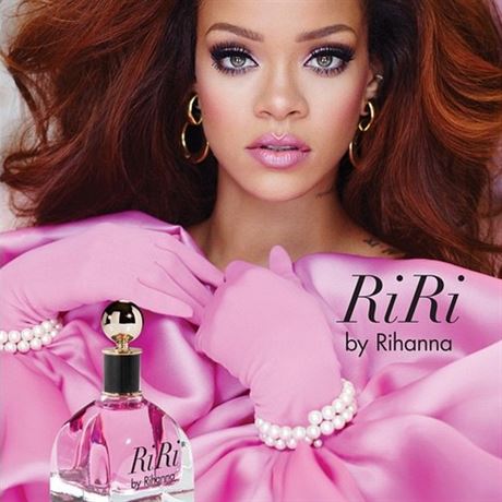 Jedenct vlastnch parfm m i zpvaka Rihanna.