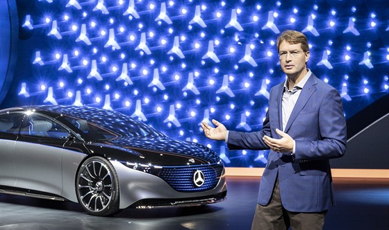 Daimler má od letoního léta nového éfa. Finanník a úetní, véd Öla Källenius nasadil automobilce dietu.