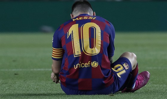 Pro barcelonského kapitána Lionela Messiho skonil duel s Villarrealem u v...