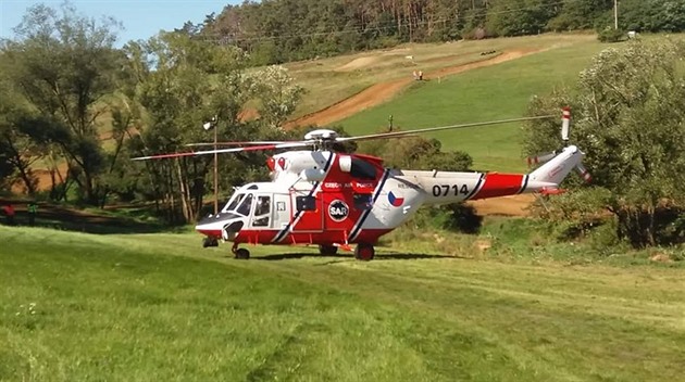 Vrtulník letecké záchranné sluby musel v sobotu dvakrát vzlétnout k...