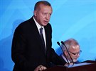 Turecký prezident Recep Tayyip Erdogan pi projevu na klimatickém summitu OSN v...
