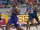 Amerian Christian Coleman (v popedí) vítzí v semifinále sprintu na 100 metr...