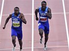 Amerian Christian Coleman (vlevo) poráí ve finále sprintu na 100 metr na...