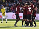 Fotbalisté Sparty se radují ze vsteleného gólu v utkání 3. kola národního...