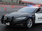 Policejní tesla, která jezdí v americkém mst Fremont ve stát Kalifornie.
