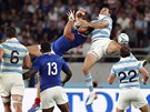 Momentka z ragbyového duelu na mistrovství svta mezi Francií a Argentinou