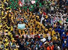 Tisíce univerzitních studentů v Jakartě protestovaly v úterý proti novému...