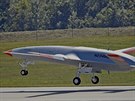 První prototyp tankovacího dronu MQ-25A Stingray