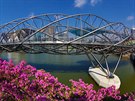 Helix Bridge (Singapur). Unikátní stavbu navrhla australská architektonická...