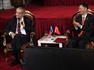 Prezident Miloš Zeman a čínský velvyslanec v ČR Čang Ťien-min si připili v...