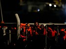Migranti zachránění ve Středozemním moři v maltském přístavu v hlavním městě...