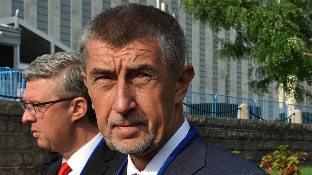 Uhlíková neutralita Česka vyjde na 675 miliard korun, tvrdí Babiš