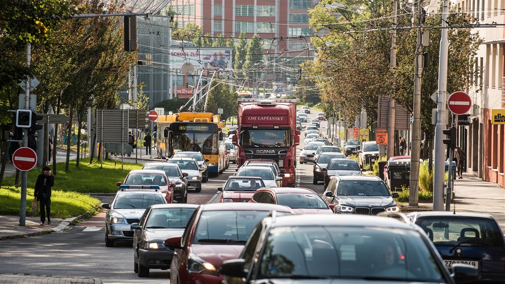 Příprava klíčového obchvatu Zálešné vázne, Zlín nemá polovinu pozemků