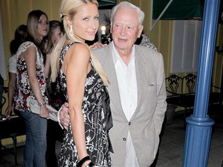 Barron Hilton se svou populární vnučkou Paris.