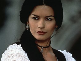 Catherine Zeta-Jonesová ve filmu Zorro: Tajemná tvá (1998)