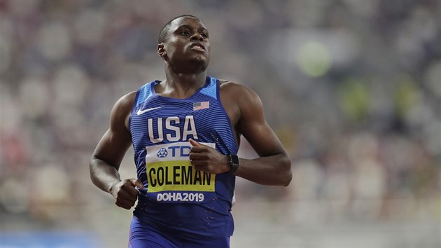 Americk sprinter Christian Coleman ovldl rozbh na 100 metr na MS v Dauh.