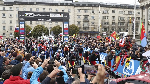 Start muskho zvodu na MS v cyklistice v Yorkshiru.