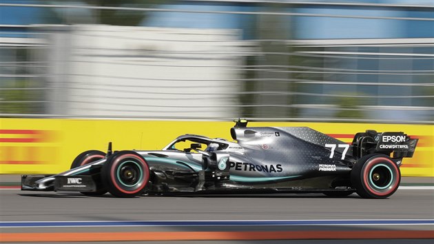 Valtteri Bottas z Mercedesu na trati Velk ceny Ruska