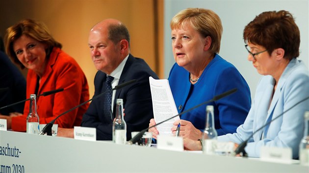 Nmeck kanclka Angela Merkelov na tiskov konferenci (20. z 2019)