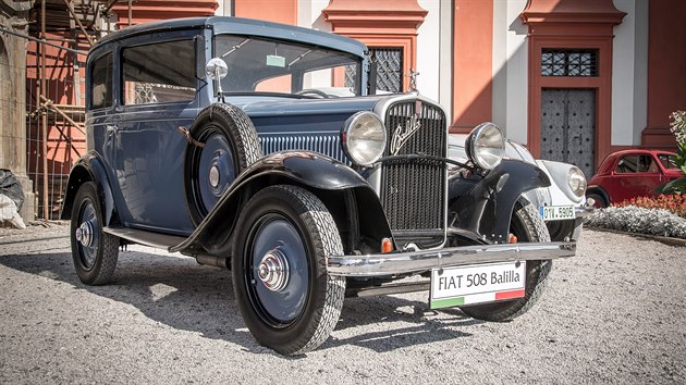 Vstava automobil u pleitosti 120 let znaky FIAT