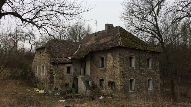 I kdy to byla prakticky ruina, s manelkou jsme si msto po prvn nvtv oblbili a rozhodli se mln opravit. Jde o historicky a architektonicky velmi zajmavou stavbu, k Martin Adamec. (jaro 2018)