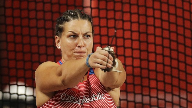 Kateřina Šafránková v kvalifikaci kladivářek na mistrovství světa v Dauhá.