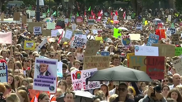 Miliony dt ve svt si v ptek berou za vzor ekologickou aktivistku Gretu Thunbergovou a msto koln vuky se astn shromdn za ochranu klimatu (20. z 2019)