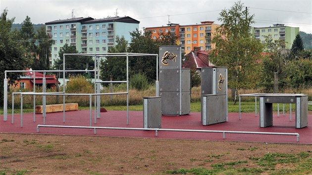 Nové parkourové hřiště v Mariánských Lázních - Hamrníkách stojí na místě bývalých kasáren.