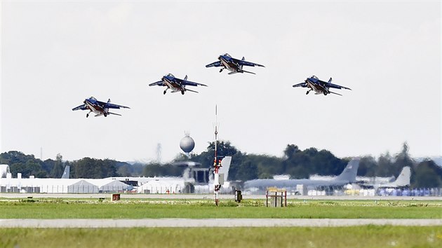 Piloti francouzsk akrobatick skupiny Patrouille de France nacviovali 20. z v Monov na Novojinsku sv vystoupen na nadchzejc vkendov Dny NATO. (21.9.2019)