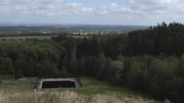 V�hled do krajiny z nasavrck� skl�dky