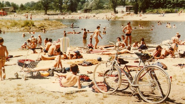 Od poloviny 70. let 20. stolet� byla p�erovsk� Laguna obl�ben�m koupali�t�m, kam pravideln� m��ily tis�ce P�erovan�.